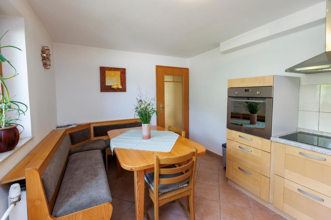Apartmaji Pr' Brdarju Apartamento *